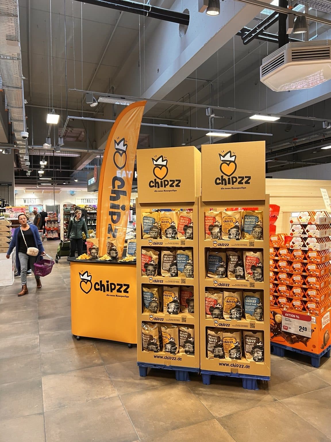 Built for retail attention - A tasting becomes part of the Chipzz story